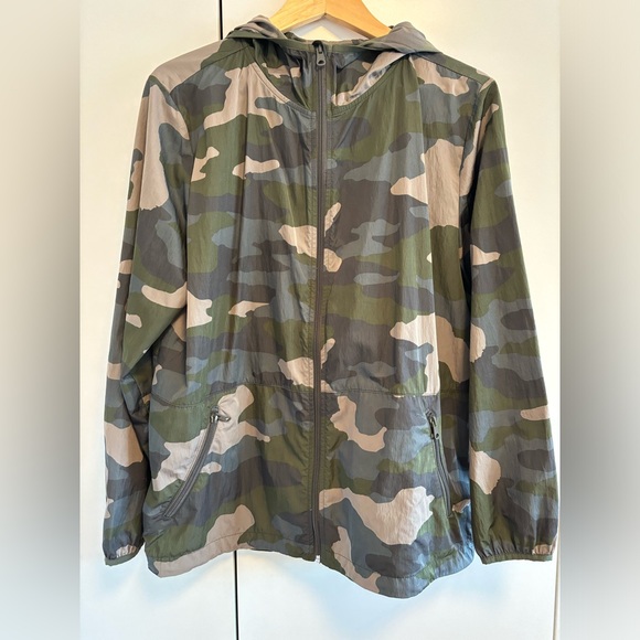 Offline by Aerie camouflage windbreaker size medium - Picture 1 of 4
